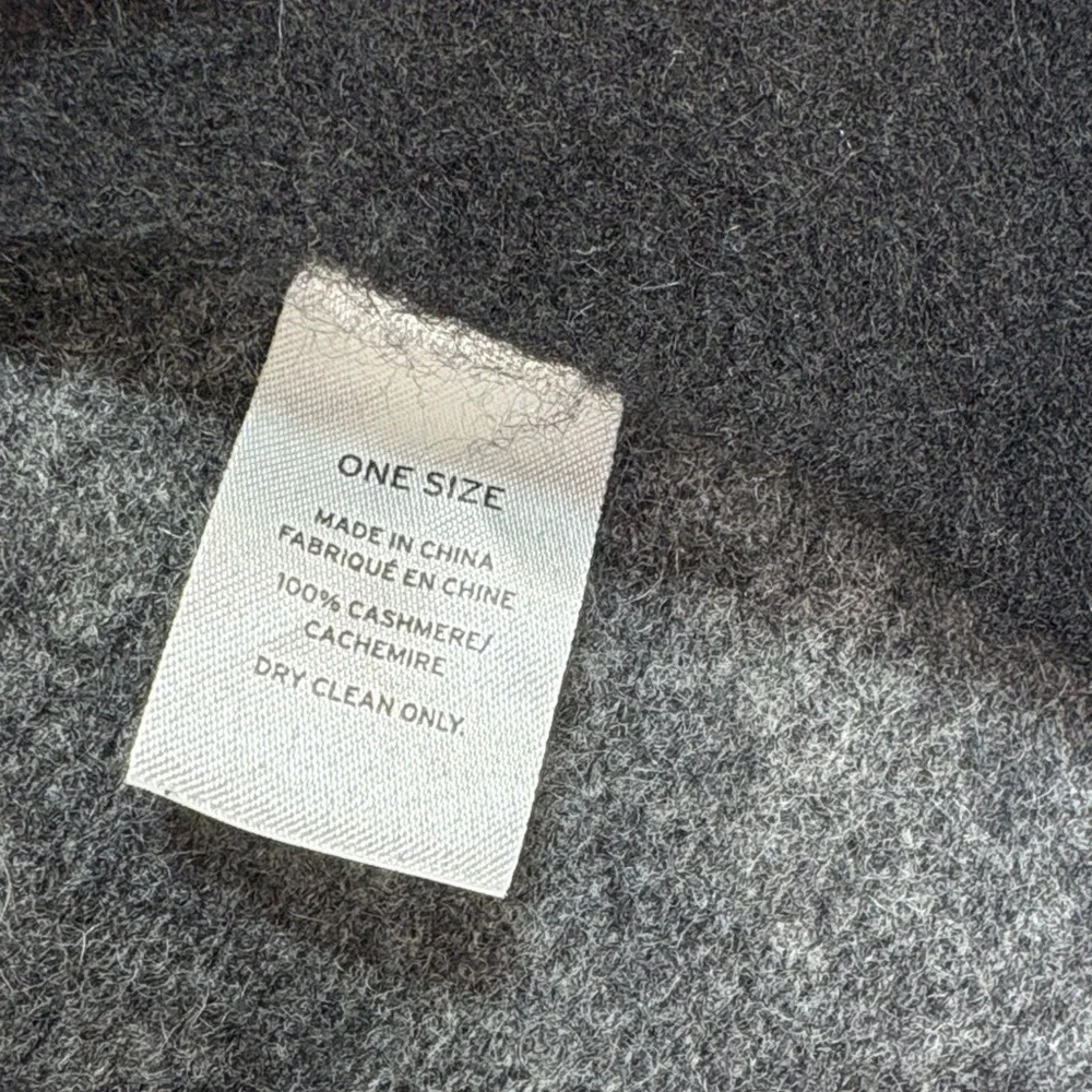 🐘 Halogen cashmere Black and Gray Striped  Scarf: